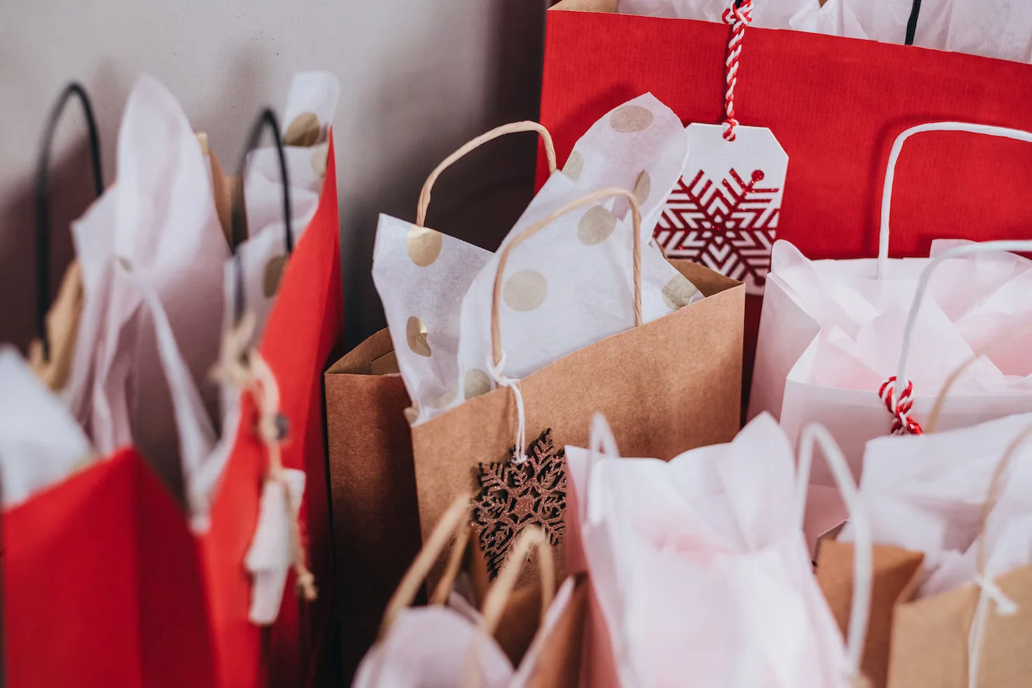 Tips & Tools To Help You Curb Impulse Buying This Holiday Season