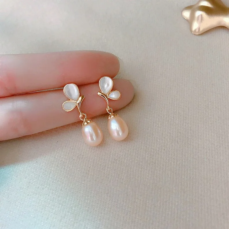 Pearl Drop & Dangle Earrings